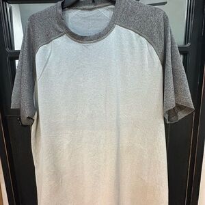 lululemon athletica Two-Tone Gray Short Sleeve Tee